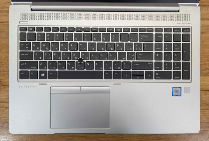 Ультрабук HP EliteBook 850 G5 / 15.6" (1920x1080) IPS / Intel Core i5-8250U (4 (8) ядра по 1.6 - 3.4 GHz) / 16 GB DDR4 / 512 GB SSD / Intel UHD Graphics 620 / WebCam / TouchID / Windows 10 б/в - зображення 3
