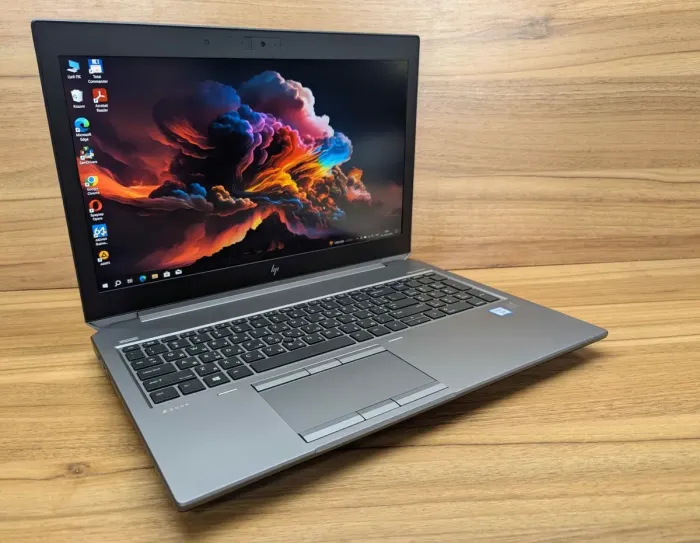 Мобільна робоча станція HP zBook 15 G5 / 15.6" (1920x1080) IPS / Intel Xeon E-2176M (6 (12) ядер по 2.7 - 4.4 GHz) / 32 GB DDR4 / 512 GB SSD / nVidia Quadro P1000, 4 GB GDDR5, 128-bit / WebCam / TouchID / Windows 10 б/в - зображення 4