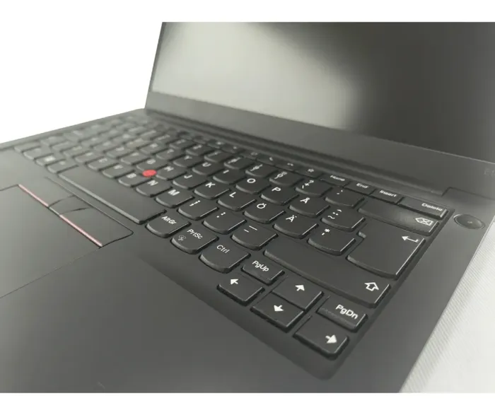 Ультрабук Lenovo ThinkPad E14 Gen2 / 14" (1920x1080) IPS / Intel Core i5-1135G7 (4 (8) ядра по 4.2 GHz) / 16 GB DDR4 / 512 GB SSD / Intel Iris Xe Graphics / WebCam б/в - зображення 3