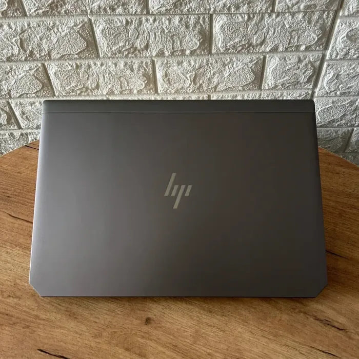 Мобільна робоча станція HP ZBook 15 G5 / 15.6" (1920x1080) IPS / Intel Core i7-8750H (6 (12) ядер по 2.2 - 4.1 GHz) / 32 GB DDR4 / 256 GB SSD / nVidia Quadro P2000, 4 GB GDDR5, 128-bit / WebCam б/в - зображення 3