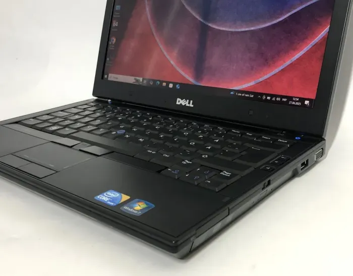 Ноутбук Dell Latitude E4310 / 13.3" (1366x768) TN / Intel Core i5-520M (2 (4) ядра по 2.4 - 2.93 GHz) / 4 GB DDR3 / 250 GB HDD / Intel HD Graphics / DVD-ROM б/в - зображення 8