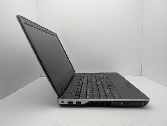Ноутбук Dell Latitude E6540 / 15.6" (1920x1080) TN / Intel Core i7-4800MQ (4 (8) ядра по 2.7 - 3.7 GHz) / 16 GB DDR3 / 240 GB SSD / Intel HD Graphics 4600 / DVD-ROM б/в - зображення 4
