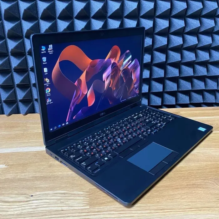 Ноутбук Б-клас Dell Latitude 5580 / 15.6" (1920x1080) TN / Intel Core i5-6300U (2 (4) ядра по 2.4 - 3.0 GHz) / 16 GB DDR4 / 128 GB SSD / Intel HD Graphics 520 / WebCam / HDMI б/в - зображення 6