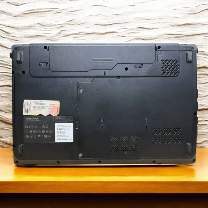 Ноутбук Lenovo G560 / 15.6" (1366x768) TN / Intel Pentium P6200 (2 ядра по 2.13 GHz) / 8 GB DDR3 / 120 GB SSD / Intel HD Graphics / WebCam б/в - зображення 6