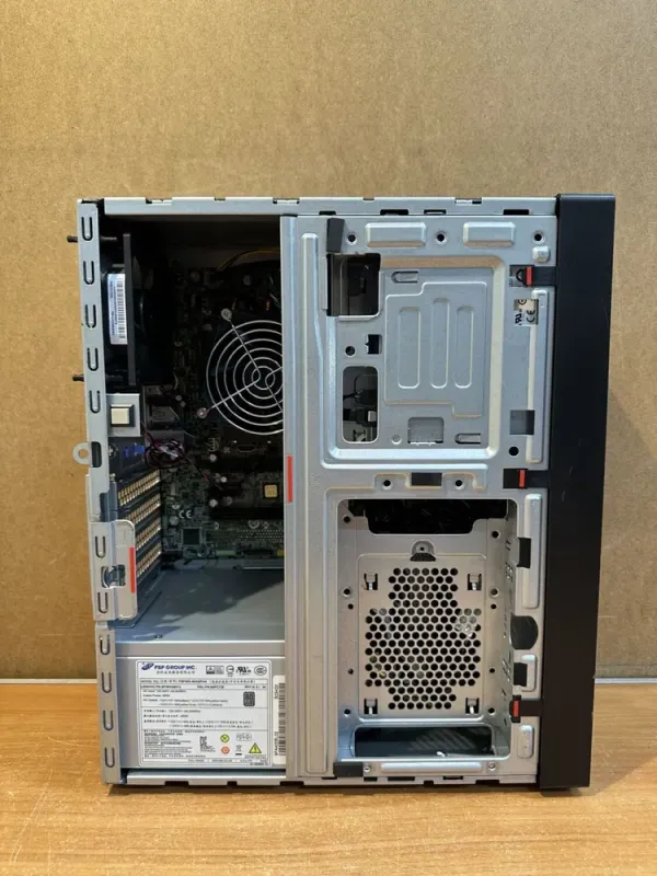 Комп'ютер Б-клас Lenovo ThinkStation P330 Tower / Intel Core i7-8700K (6 (12) ядер по 3.7 - 4.7 GHz) / 16 GB DDR4 / 500 GB SSD M.2 / Intel UHD Graphics 630 / 400W / DVD-RW / USB 3.1 / DisplayPort б/в - зображення 7