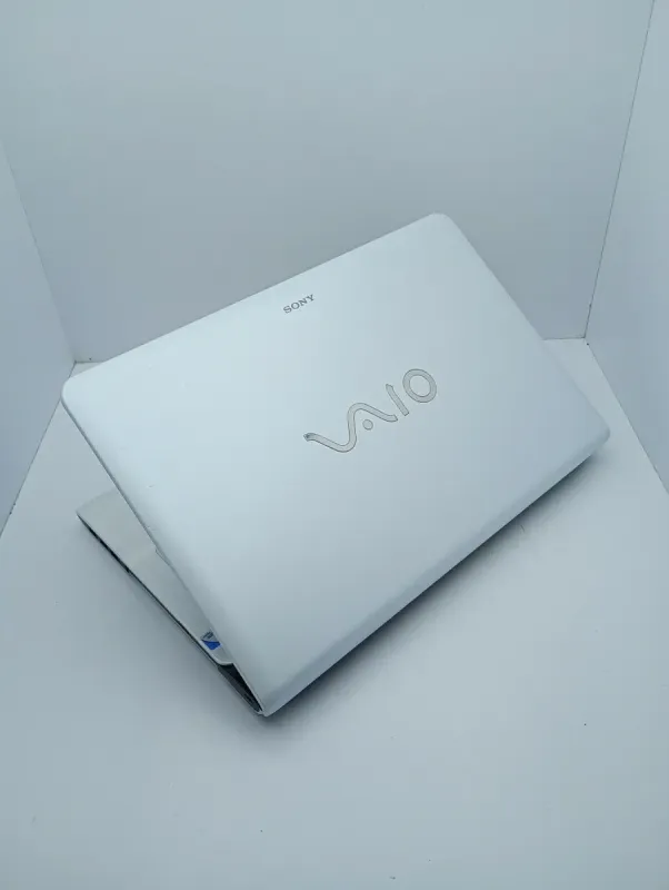 Ноутбук Sony 17 / 17.3" (1600x900) TN / Intel Pentium 2020M (2 ядра по 2.4 GHz) / 6 GB DDR3 / 500 GB HDD / Intel HD Graphics 2500 / WebCam / АКБ не держит б/в - зображення 7