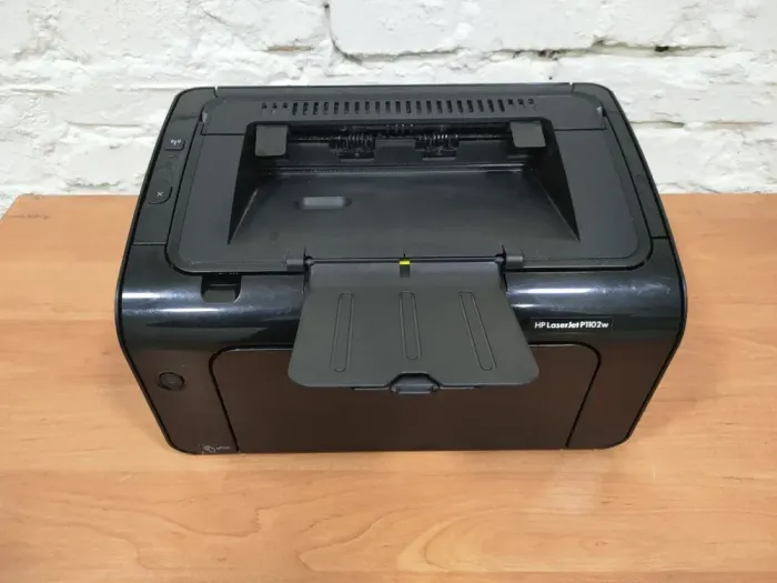 Принтер HP LaserJet Pro P1102w / Лазерний монохромний друк / 600 x 600 dpi / A4 / 18 стор/хв / USB 2.0, WiFi б/в - зображення 4