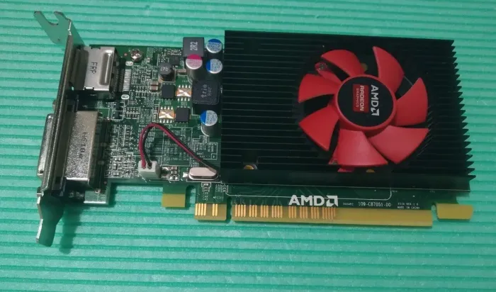 Дискретна відеокарта AMD Radeon R5 340X, 2 GB DDR3, 64-bit / 1x DVI, 1x DisplayPort / Для корпусів форм-фактора SFF б/в - зображення 5