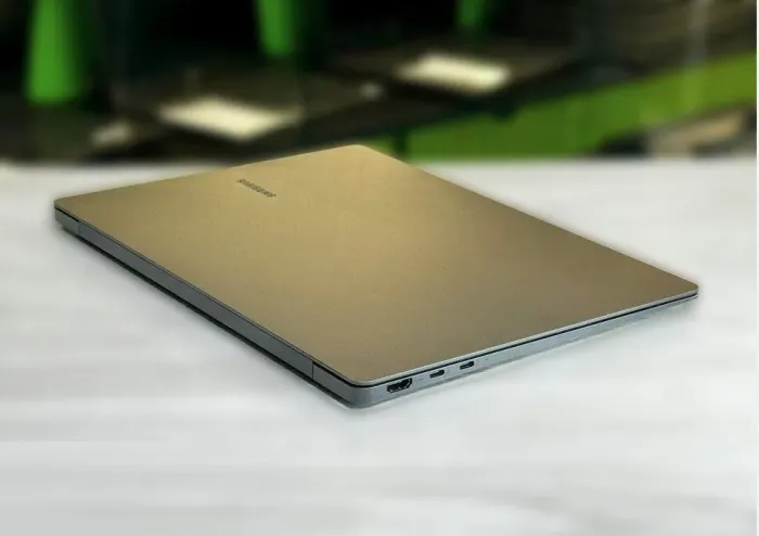 Ультрабук Samsung Galaxy Book 3 NP940XFG / 14" (2880x1800) OLED / Intel Core i7-1360P (12 (16) ядер по 2.2 - 5.0 GHz) / 16 GB DDR5 / 512 GB SSD M.2 / Intel Iris Xe Graphics / WebCam / Win 11 Home б/в - зображення 7