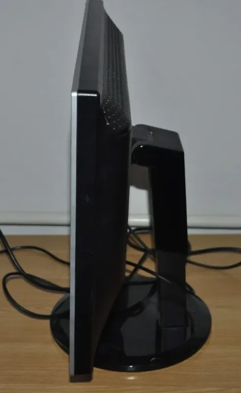 Монітор Б-клас AOC 2219P2 / 22" (1680x1050) TN / VGA, DVI / Вбудовані колонки 2x 1W / VESA 100x100 + Кабелі (VGA або DVI на вибір) та кабель живлення б/в - зображення 20