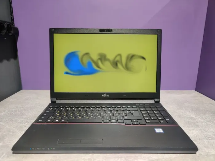 Ноутбук Fujitsu LifeBook E556 / 15.6" (1920x1080) IPS / Intel Core i5-6200U (2 (4) ядра по 2.3 - 2.8 GHz) / 8 GB DDR4 / 120 GB SSD / Intel HD Graphics 520 / WebCam б/в - зображення 2