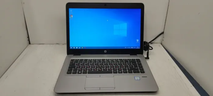 Ноутбук HP EliteBook 840 G3 / 14" TN / Core i5-6300U (2(4) ядра по 2.4-3 GHz) / 8GB DDR4 / 256GB SSD / HD Graphics 520 / WebCam / АКБ не тримає б/у - зображення 2