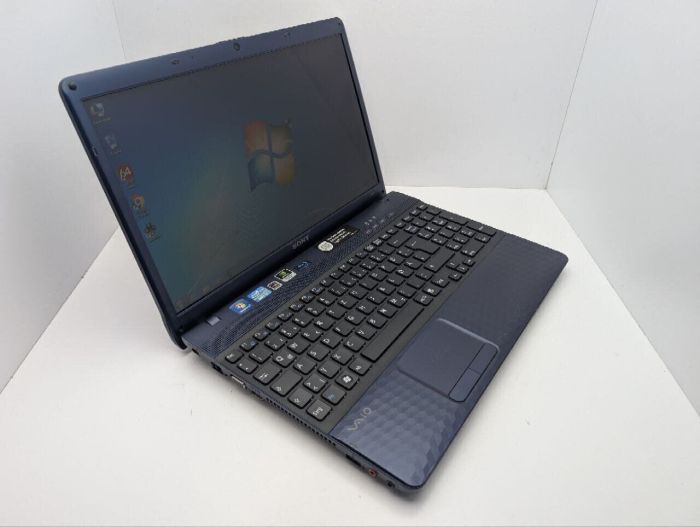 Ноутбук Sony VPC EH2M1E / 15.6" (1366x768) TN / Intel Core i3-2330M (2 (4) ядра по 2.2 GHz) / 6 GB DDR3 / 640 GB HDD / Intel HD Graphics 3000 / WebCam / DVD-ROM б/в - изображение 6