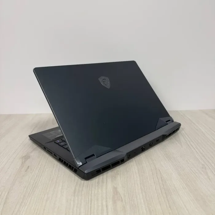 Ігровий ноутбук MSI GE66 Raider 10SFS / 15.6" (1920x1080) IPS / Intel Core i7-10750H (6 (12) ядер по 2,6 - 5,0 ГГц) / 32 ГБ DDR4 / 1000 ГБ SSD NVMe / nVidia GeForce RTX 2070 Super, 8 ГБ GDDR6, 256-bit / WebCam б/в - зображення 6