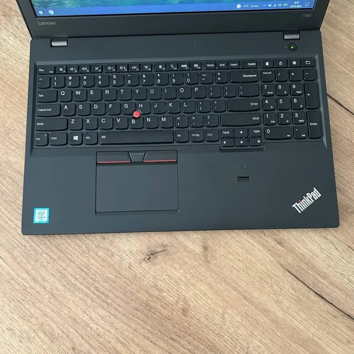 Ноутбук Б-клас Lenovo ThinkPad T560 / 15.6" (1366x768) TN / Intel Core i5-6200U (2 (4) ядра по 2.3 - 2.8 GHz) / 8 GB DDR4 / 480 GB SSD / Intel HD Graphics 520 / WebCam б/в - зображення 7