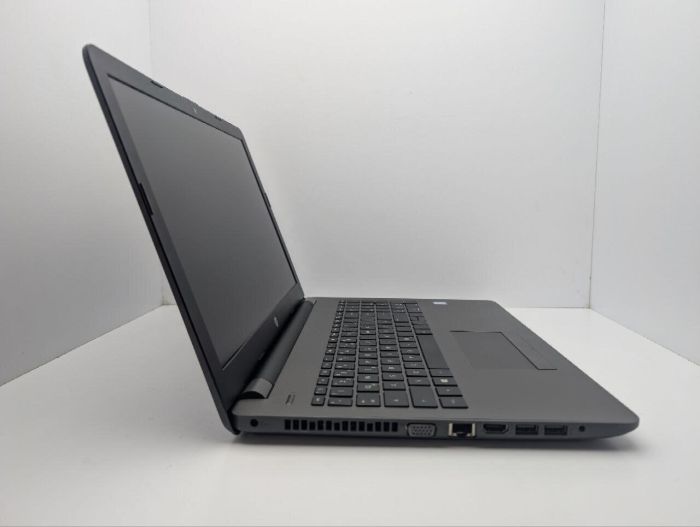 Ноутбук HP 250 G6 / 15.6" (1920x1080) IPS / Intel Core i5-7200U (2 (4) ядра по 2.5 - 3.1 GHz) / 8 GB DDR4 / 256 GB SSD / Intel HD Graphics 620 / WebCam / DVD-ROM б/в - зображення 3