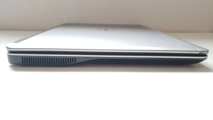 Ноутбук Dell Latitude E7440 / 14" (1366x768) TN / Intel Core i5-4310U (2 (4) ядра по 2.0 - 3.0 GHz) / 8 GB DDR3 / 128 GB SSD + 500 GB HDD / Intel HD Graphics 4400 / WebCam б/в - зображення 4