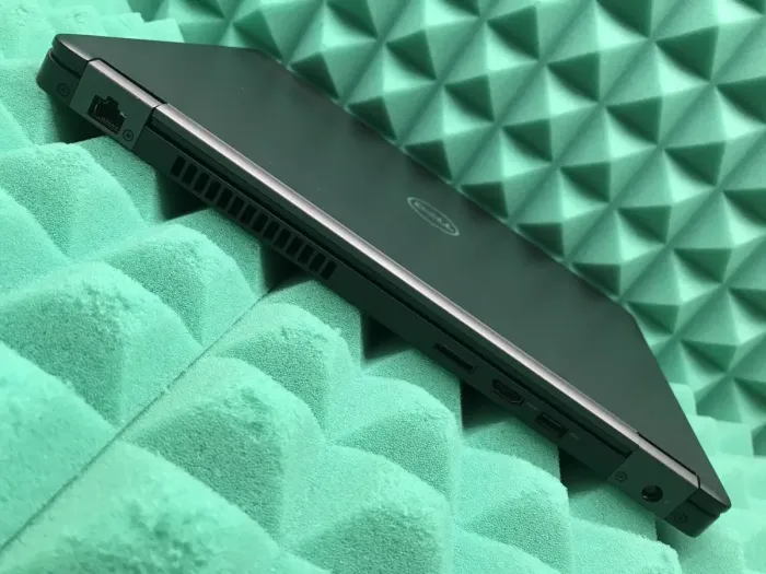 Ноутбук Dell Latitude 5490 / 14"/Core i5-7300U (2 (4) ядра по 2.6 - 3.5 GHz) / 8 GB DDR4 / 250 GB SSD /HD Graphics 620 /WebCam /Win 10 б/в - зображення 9