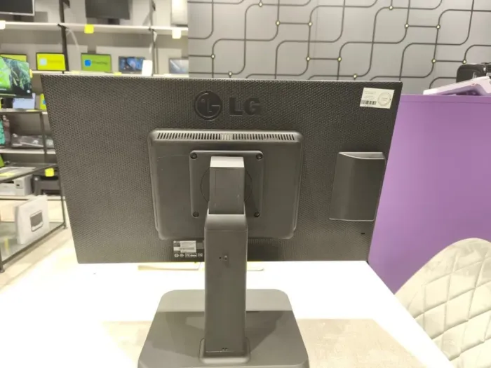 Монітор LG 23CAV42K / 23" (1920x1080) IPS / VGA, DVI, USB / VESA 100x100 б/в - зображення 4