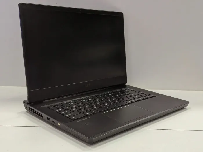 Ігровий ноутбук Б-класу MSI Vector GP66 12UHSO / 15,6" (2560x1440) IPS / Intel Core i9-12900H (14 (20) ядер по 3,8 - 5,0 ГГц) / 64 ГБ DDR5 / 1000 ГБ SSD M.2 / nVidia GeForce RTX 3080 Ti, 16 ГБ GDDR6, 256-біт / Веб-камера б/в - зображення 4