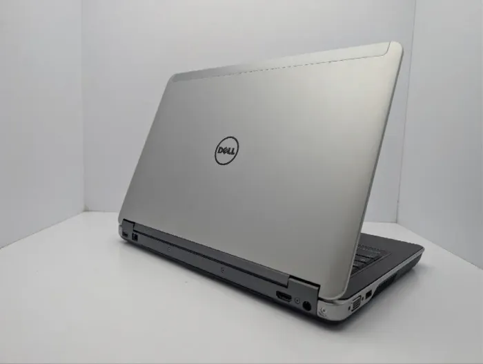 Ноутбук Dell Latitude E6440 / 14" (1366x768) TN / Intel Core i5-4300M (2 (4) ядра по 2.6 - 3.3 GHz) / 8 GB DDR3 / 240 GB SSD / AMD Radeon HD 8690M, 2 GB GDDR5, 64-bit / WebCam / DVD-ROM б/в - зображення 8