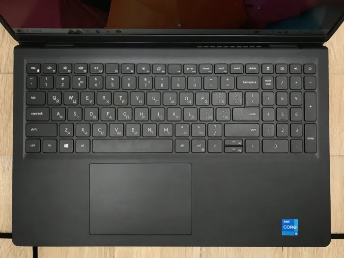 Ультрабук Б-клас Dell Inspiron 15 3511 / 15.6" (1920x1080) IPS Touch / Intel Core i5-1135G7 (4 (8) ядра по 4.2 GHz) / 16 GB DDR4 / 256 GB SSD M.2 / Intel Iris Xe Graphics / WebCam / HDMI / Windows 10 б/в - зображення 4