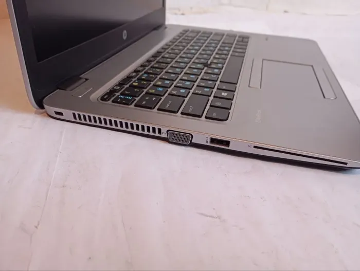 Ультрабук Б-клас HP EliteBook 840 G3 / 14" (1920x1080) TN / Intel Core i5-6300U (2 (4) ядра по 2.4 - 3.0 GHz) / 8 GB DDR4 / 120 GB SSD / Intel HD Graphics 520 / WebCam / Win 10 б/в - зображення 4