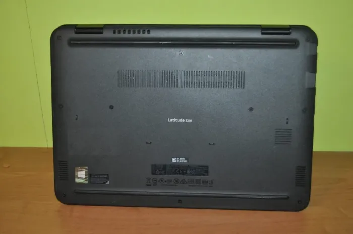 Ноутбук Dell Latitude 3310 / 13.3" (1366x768) TN / Intel Core i3-8145U (2 (4) ядра по 2.1 - 3.9 GHz) / 8 GB DDR4 / 240 GB SSD M.2 / Intel UHD Graphics / WebCam / Windows 11 Pro Education б/в - зображення 10
