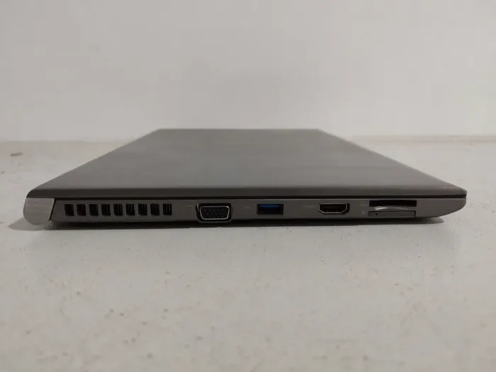 Ноутбук Б-клас Toshiba Tecra Z40-A / 14" (1600x900) TN / Intel Core i7-4600U (2 (4) ядра по 2.1 - 3.3 GHz) / 8 GB DDR3 / 256 GB SSD / Intel HD Graphics 4400 / WebCam / HDMI б/в - зображення 3