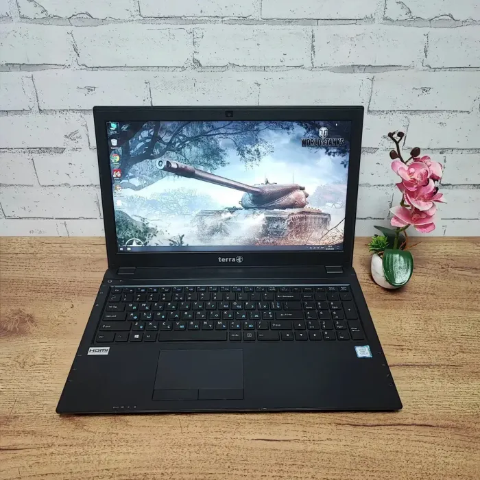 Ноутбук Terra Mobile 1515 / 15.6" (1920x1080) TN / Intel Core i3-7100U (2 (4) ядра по 2.4 GHz) / 12 GB DDR4 / 512 GB SSD / Intel HD Graphics 620 / WebCam / DVD-ROM б/в - зображення 2