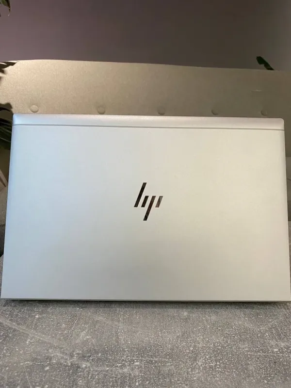 Ультрабук HP EliteBook 840 G8 / 14" (1920x1080) IPS / Intel Core i5-1135G7 (4 (8) ядра по 2.4 - 4.2 GHz) / 8 GB DDR4 / 256 GB SSD M.2 / Intel Iris Xe Graphics / WebCam / Win 10 б/в - зображення 3