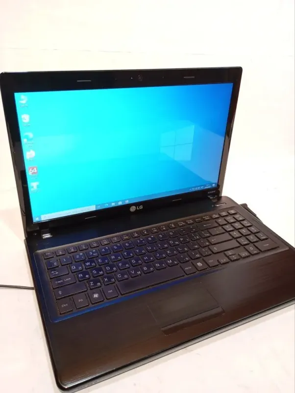 Ноутбук Б-клас LG S525 / 15.6" (1366x768) TN / Intel Pentium B950 (2 ядра по 2.1 GHz) / 8 GB DDR3 / 500 GB HDD / Intel HD Graphics / WebCam / АКБ не бере заряд б/в - зображення 2