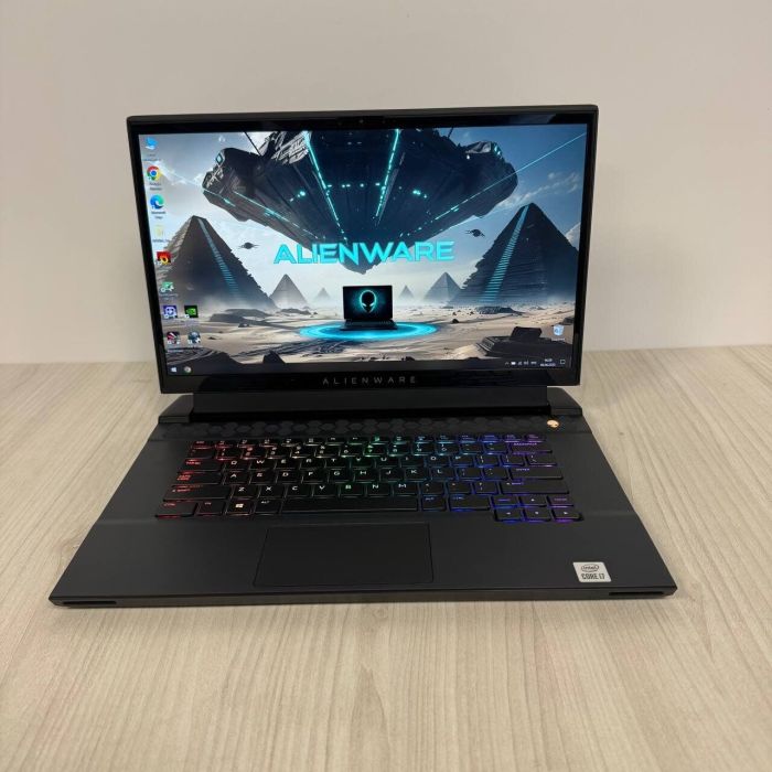 Ігровий ноутбук Dell Alienware m15 R4 / 15.6" (1920x1080) IPS / Intel Core i7-10870H (8 (16) ядер по 2.2 - 5.0 GHz) / 16 GB DDR4 / 512 GB SSD NVMe / nVidia GeForce RTX 3070, 8 GB GDDR6, 256-bit / WebCam б/в - зображення 2