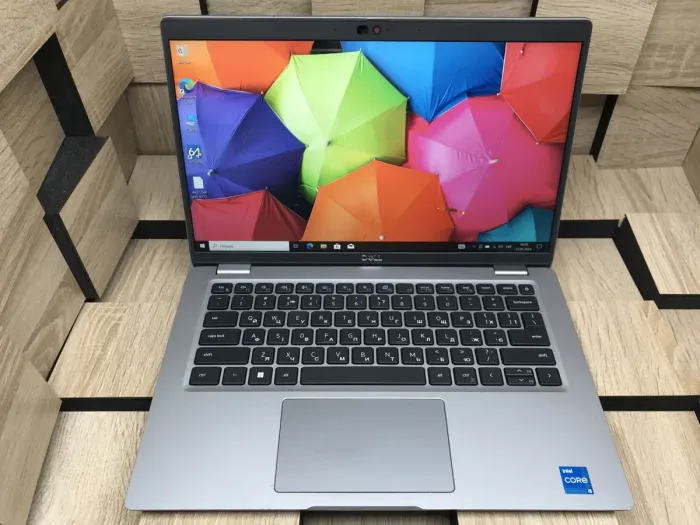Ультрабук Dell Latitude 5430 / 14" (1920x1080) IPS / Intel Core i5-1235U (10 (12) ядер по 1.3 - 4.4 GHz) / 8 GB DDR4 / 240 GB SSD M.2 / Intel Iris Xe Graphics / WebCam / USB 3.2 / HDMI / Windows 10 б/в - зображення 2