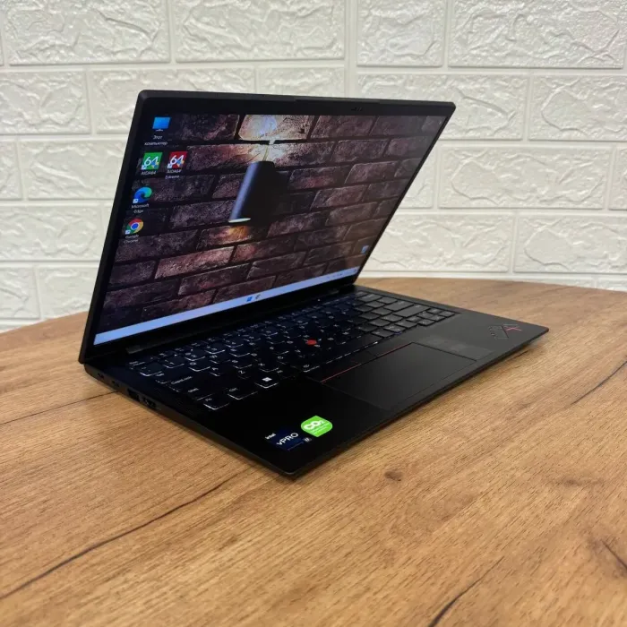 Ультрабук Lenovo Thinkpad X1 Carbon Gen10 / 14" (1920x1200) IPS Touch / Intel Core i7-1270P (12 (16) ядер по 3.5 - 4.8 GHz) / 32 GB DDR4 / 1000 GB SSD / Intel Iris Xe Graphics / WebCam б/в - зображення 4