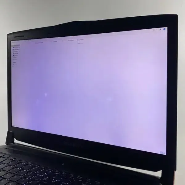 Ігровий ноутбук Б-клас Gigabyte P57 / 17.3" (1920x1080) IPS / Intel Core i7-6700HQ (4 (8) ядра по 2.6 - 3.5 GHz) / 16 GB DDR4 / 512 GB SSD / nVidia GeForce GTX 1070, 8 GB GDDR5, 256-bit / WebCam / HDMI б/в - зображення 3