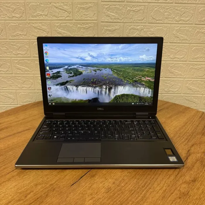 Мобільна робоча станція Dell Precision 7540 / 15.6" (1920x1080) IPS / Intel Core i5-9400H (4 (8) ядра по 2.5 - 4.3 GHz) / 32 GB DDR4 / 512 GB SSD NVMe / nVidia Quadro T2000, 4 GB GDDR5, 128-bit б/в - зображення 2