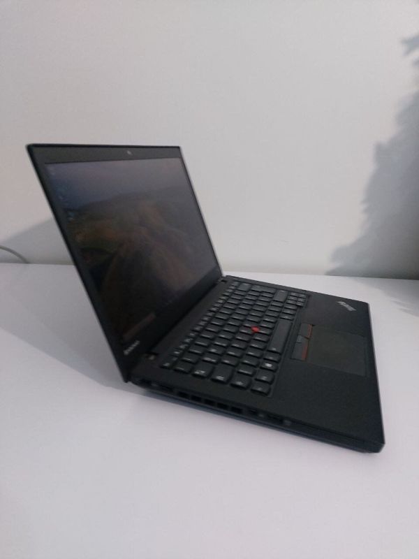 Ноутбук Б-клас Lenovo ThinkPad T450s / 14" (1600x900) TN / Intel Core i5-5200U (2 (4) ядра по 2.2 - 2.7 GHz) / 12 GB DDR3 / 250 GB SSD / Intel HD Graphics 5500 / WebCam б/в - изображение 4