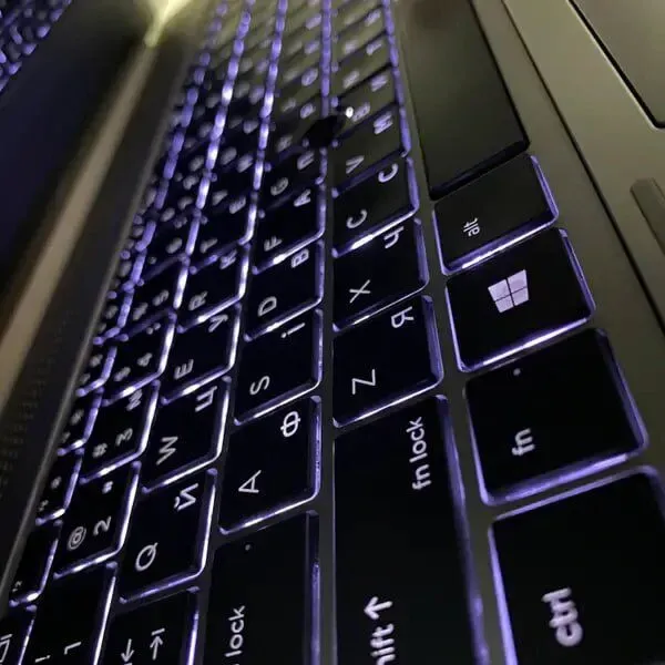 Ультрабук HP EliteBook 850 G5 / 15.6" (1920x1080) IPS Touch / Intel Core i5-8350U (4 (8) ядра по 1.7 - 3.6 GHz) / 16 GB DDR4 / 512 GB SSD / Intel UHD Graphics 620 / WebCam / Fingerprint б/в - зображення 6