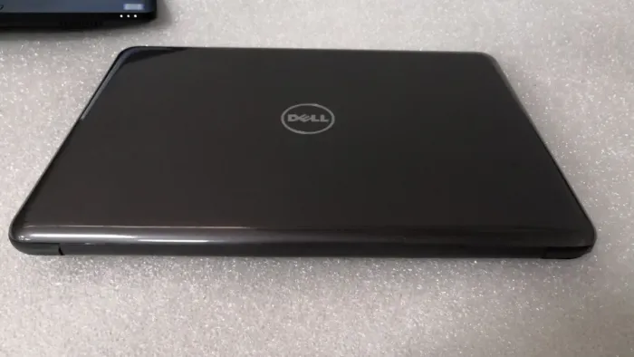 Ноутбук Dell Latitude E3380 / 13.3" (1366x768) TN / Intel Core i3-6006U (2 (4) ядра по 2.0 GHz) / 8 GB DDR4 / 240 GB SSD / Intel HD Graphics 520 / WebCam б/в - зображення 6