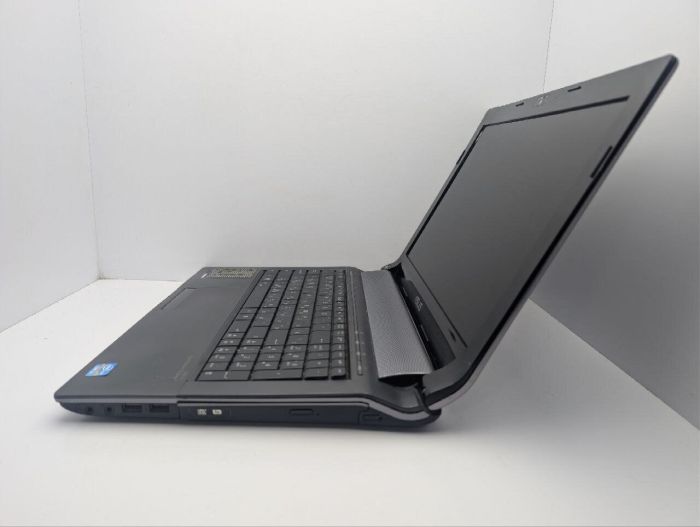 Ноутбук Asus N53S / 15.6" (1366x768) TN / Intel Core i3-2330M (2 (4) ядра по 2.2 GHz) / 8 GB DDR3 / 320 GB HDD / nVidia GeForce GT 540M, 1 GB GDDR3, 128-bit / WebCam / DVD-ROM б/в - изображение 5