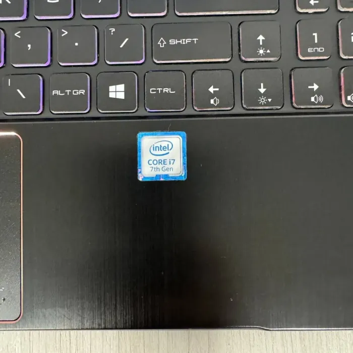 Ігровий ноутбук Б-клас MSI GS63VR 7RF Stealth Pro / 15.6" (1920x1080) TN / Intel Core i7-7700HQ (4 (8) ядра по 2.8 - 3.8 GHz) / 16 GB DDR4 / 256 GB SSD M.2 / nVidia GeForce GTX 1060, 6 GB GDDR5, 192-bit / WebCam б/в - зображення 8