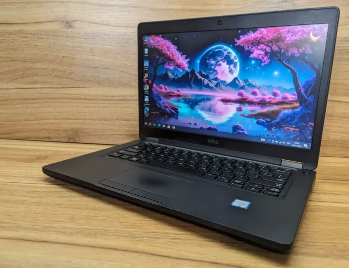 Ультрабук Dell Latitude 5480 / 14" (1366x768) TN / Intel Core i5-7300U (2 (4) ядра по 2.6 - 3.5 GHz) / 8 GB DDR4 / 256 GB SSD / Intel HD Graphics 620 / WebCam / Windows 10 б/в - зображення 3