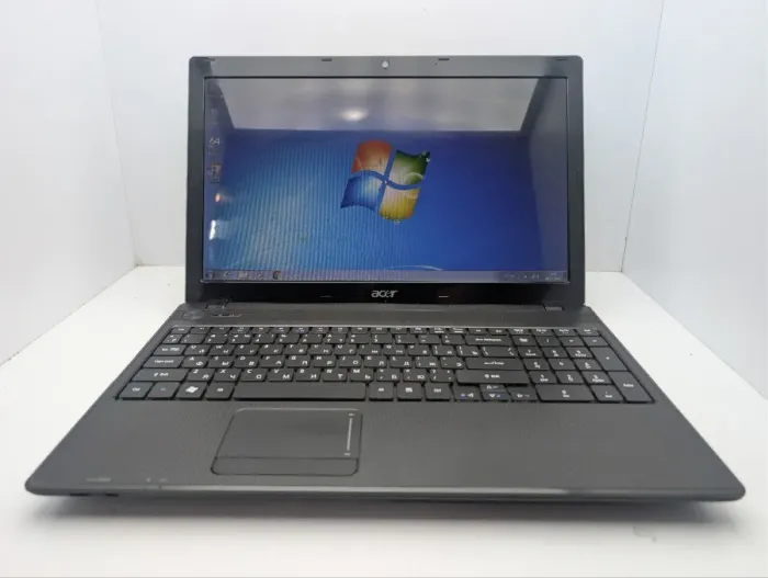 Ноутбук Acer Aspire 5742 / 15.6" (1366x768) TN / Intel Core i3-370M (2 (4) ядра по 2.4 - 2.5 GHz) / 6 GB DDR3 / 500 GB HDD / Intel HD Graphics / WebCam / DVD-ROM б/в - изображение 2