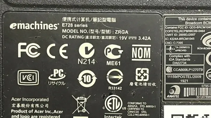 Ноутбук Acer eMachines E728 / 15.6" (1366x768) TN / Intel Pentium T4500 (2 ядра по 2.3 GHz) / 4 GB DDR3 / 320 GB HDD / Intel GMA 4500M Graphics / WebCam / АКБ не тримає б/в - зображення 8