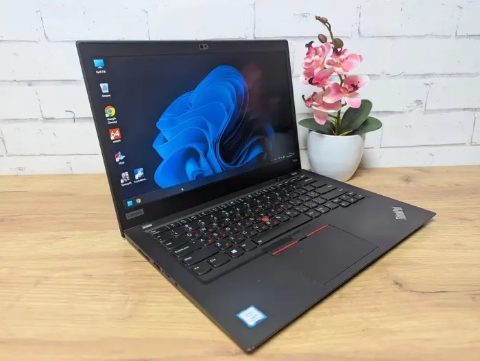 Ультрабук Lenovo ThinkPad T490s / 14" (1920x1080) TN / Intel Core i5-8265U (4 (8) ядра по 1.6 - 3.9 GHz) / 8 GB DDR4 / 256 GB SSD / Intel UHD Graphics / WebCam б/в - зображення 5