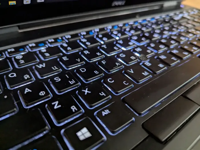 Мобільна робоча станція Dell Precision 7530 / 15.6" (1920x1080) IPS Touch / Intel Core i7-8750H (6 (12) ядер по 2.2 - 4.1 GHz) / 32 GB DDR4 / 512 GB SSD / nVidia Quadro P3200, 6 GB GDDR5, 192-bit / WebCam / Windows 10 б/в - зображення 6