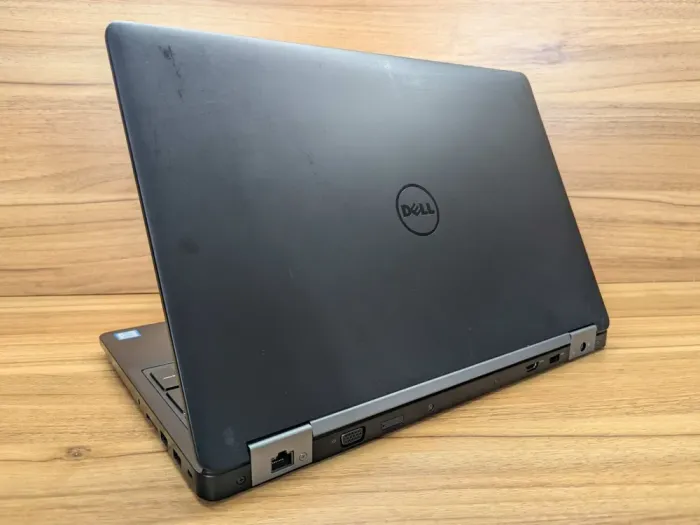 Ноутбук Dell Latitude E5570 / 15.6" (1920x1080) IPS / Intel Core i7-6600U (2 (4) ядра по 2.6 - 3.4 GHz) / 16 GB DDR4 / 500 GB SSD / AMD Radeon R7 M360, 2 GB DDR3, 64-bit / WebCam / Windows 10 б/в - зображення 7