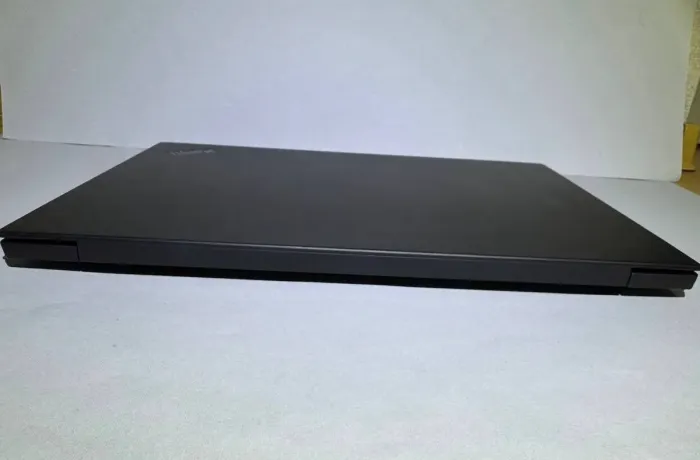 Мобільна робоча станція Lenovo ThinkPad P1 Gen1 / 15.6" (3840x2160) IPS Touch / Intel Xeon E-2176M (6 (12) ядер по 2,7 - 4,4 ГГц) / 32 ГБ DDR4 / 256 ГБ SSD + 256 ГБ SSD / nVidia Quadro P2000, 4 ГБ GDDR5, 128-біт / WebCam / Windows 10 б/в - зображення 6