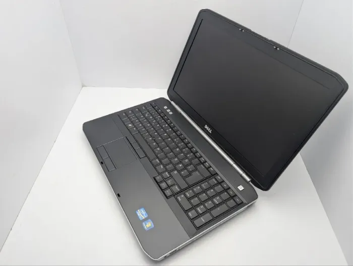 Ноутбук Dell Latitude E5520 / 15.6" (1366x768) TN / Intel Core i3-2330M (2 (4) ядра по 2.2 GHz) / 6 GB DDR3 / 320 GB HDD / Intel HD Graphics 3000 / DVD-ROM б/в - зображення 7